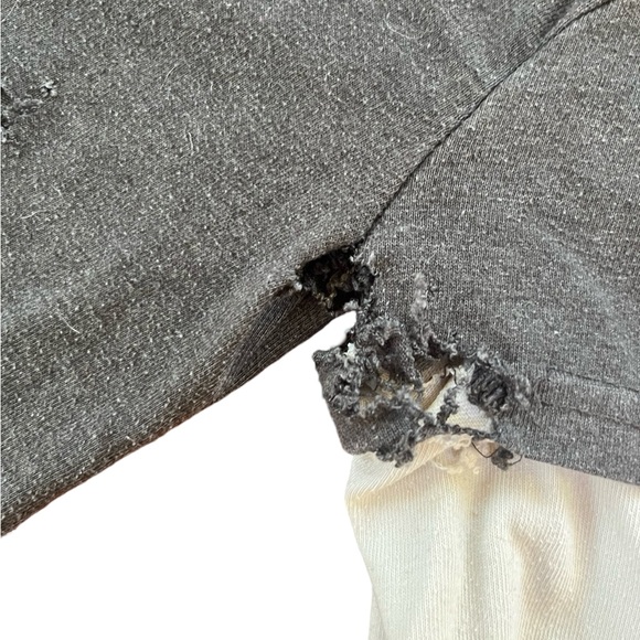 Cherokee wildlife tracks 18M shirt - with holes - Picture 7 of 9